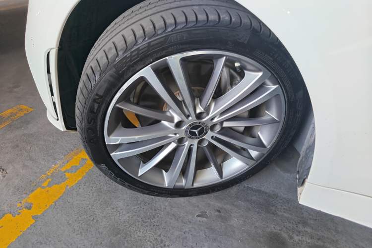 Used Mercedes-Benz CLS 2020 CLS 300 Sport Edition Left Front Wheel Hub