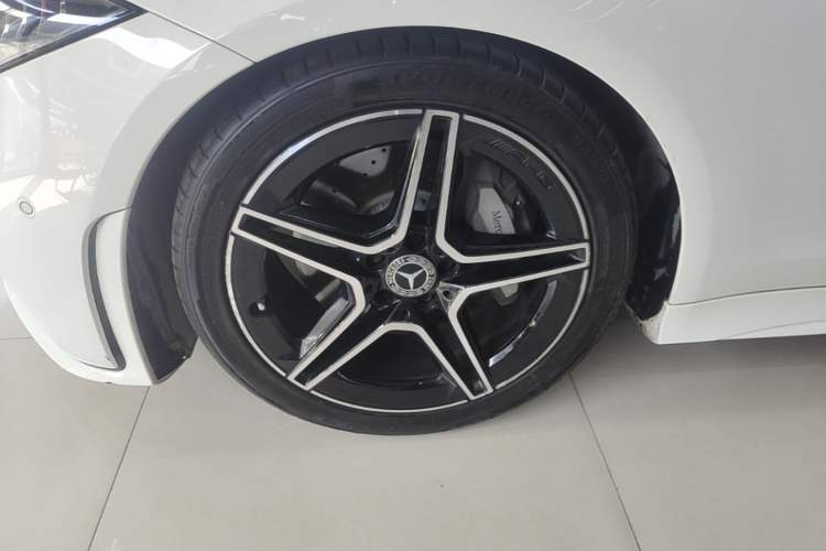 Used Mercedes-Benz CLS 2020 CLS 300 Sport Edition Left Front Wheel Hub