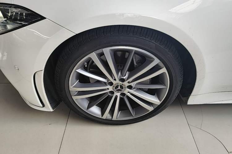 Used Mercedes-Benz CLS 2020 CLS 300 Sport Edition Left Front Wheel Hub