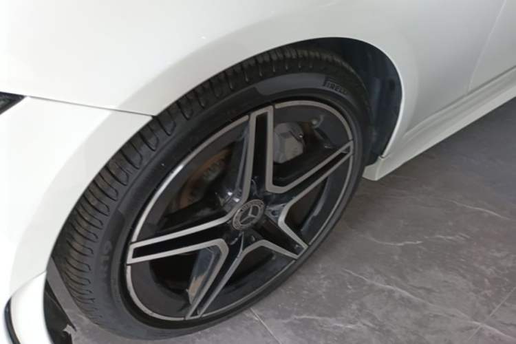 Used Mercedes-Benz CLS 2020 CLS 300 Sport Edition Left Front Wheel Hub