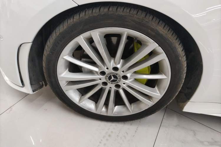 Used Mercedes-Benz CLS 2020 CLS 300 Sport Edition Left Front Wheel Hub