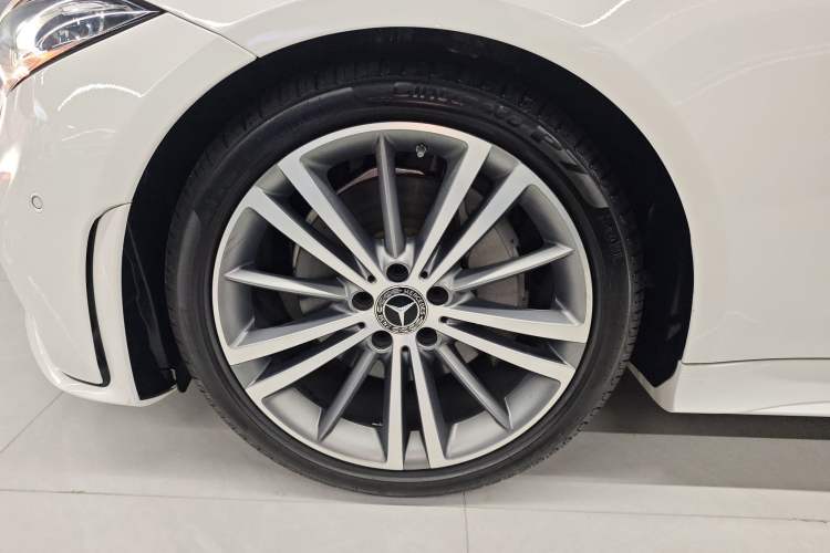 Used Mercedes-Benz CLS 2020 CLS 300 Sport Edition Left Front Wheel Hub