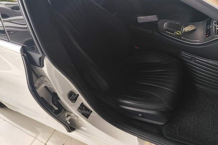 Used Mercedes-Benz CLS 2020 CLS 300 Sport Edition Right Front Seat