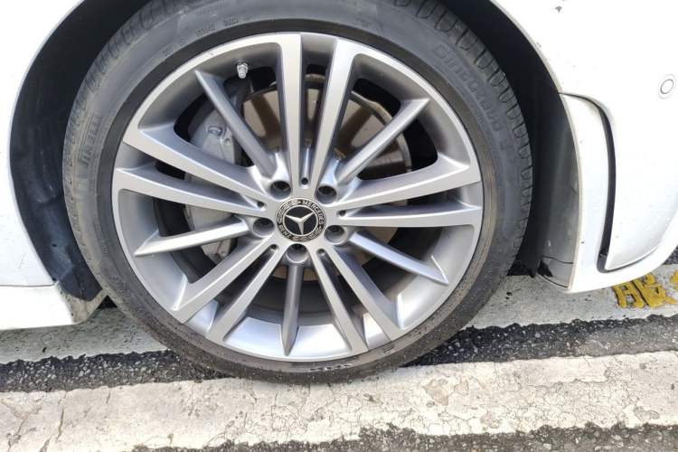 Used Mercedes-Benz CLS 2020 CLS 300 Sport Edition Right Front Wheel Hub