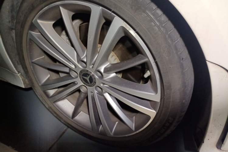 Used Mercedes-Benz CLS 2020 CLS 300 Sport Edition Right Front Wheel Hub