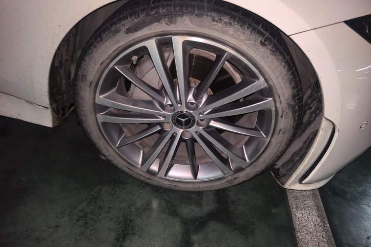 Used Mercedes-Benz CLS 2020 CLS 300 Sport Edition Right Front Wheel Hub