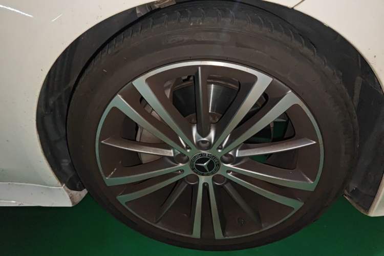 Used Mercedes-Benz CLS 2020 CLS 300 Sport Edition Right Front Wheel Hub