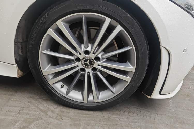 Used Mercedes-Benz CLS 2020 CLS 300 Sport Edition Right Front Wheel Hub