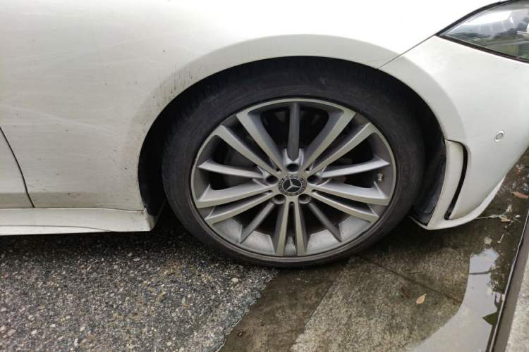 Used Mercedes-Benz CLS 2020 CLS 300 Sport Edition Right Front Wheel Hub
