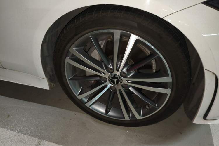 Used Mercedes-Benz CLS 2020 CLS 300 Sport Edition Right Front Wheel Hub