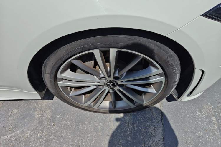 Used Mercedes-Benz CLS 2020 CLS 300 Sport Edition Right Front Wheel Hub