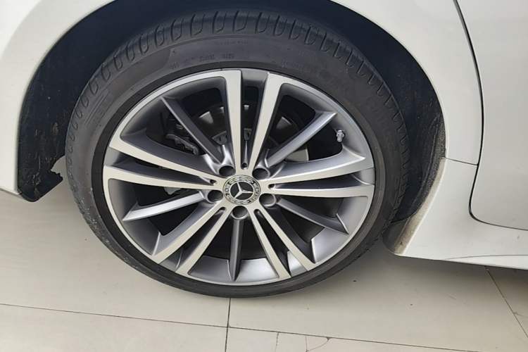 Used Mercedes-Benz CLS 2020 CLS 300 Sport Edition Right Rear Wheel Hub