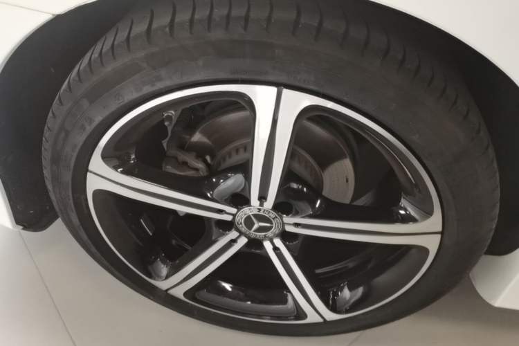 Used Mercedes-Benz CLS 2020 CLS 300 Luxury Model Right Rear Wheel Hub