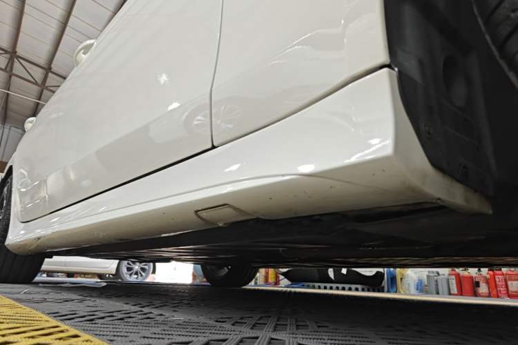 Used Mercedes-Benz CLS 2020 CLS 300 Sport Edition Right Side Sill