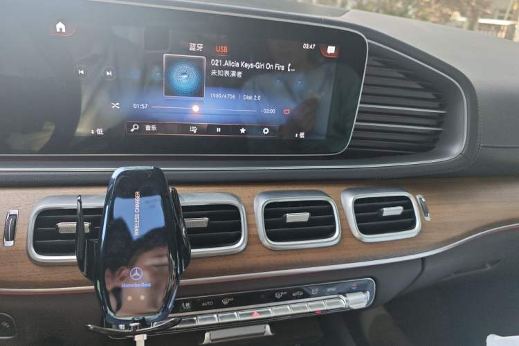 Used Mercedes-Benz CLS  Audio And AC Panel