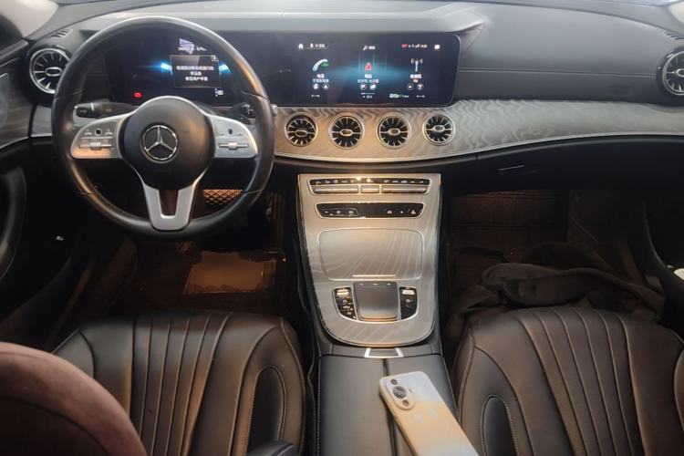 Used Mercedes-Benz CLS 2021 CLS 300 Sport Edition Center Console