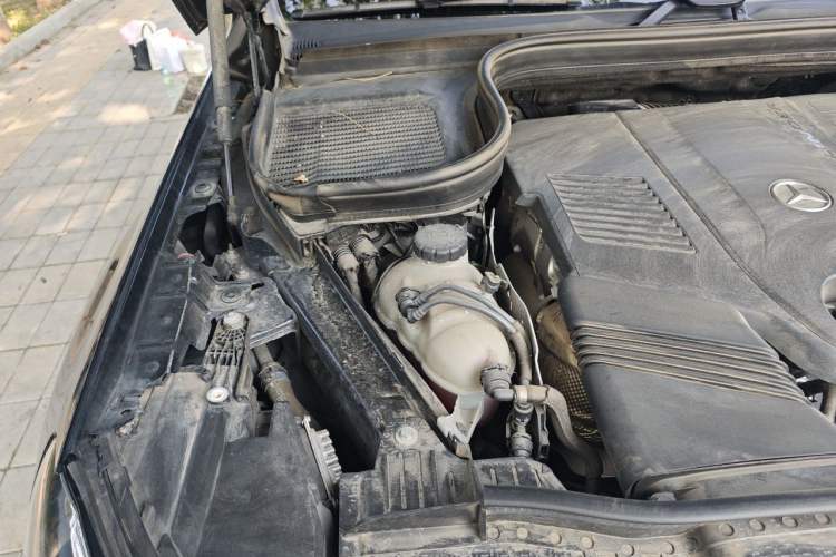 Used Mercedes-Benz CLS  Engine Bay Right