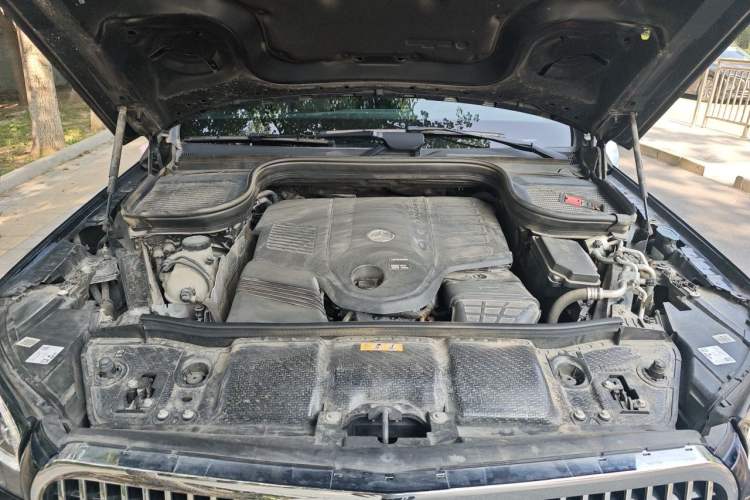 Used Mercedes-Benz CLS  Engine Bay