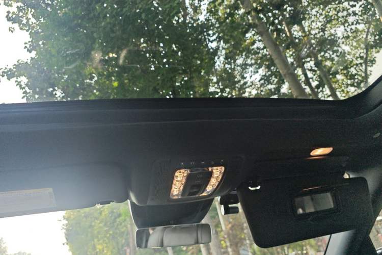 Used Mercedes-Benz CLS  Headliner