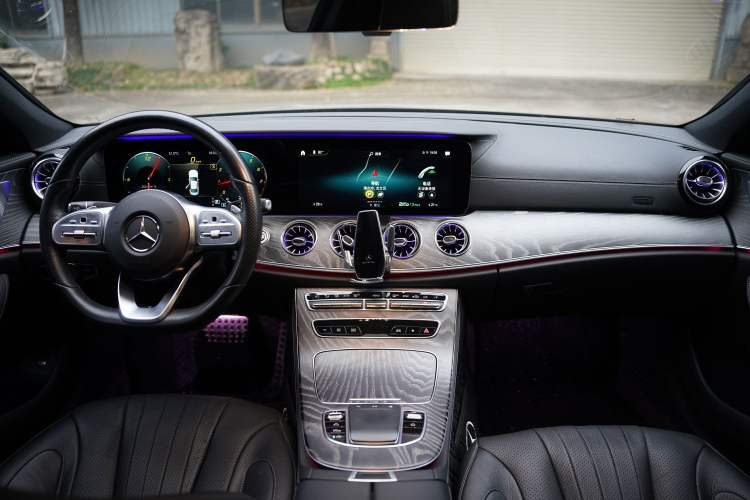 Used Mercedes-Benz CLS 2021 CLS 300 Luxury Model Interior 4