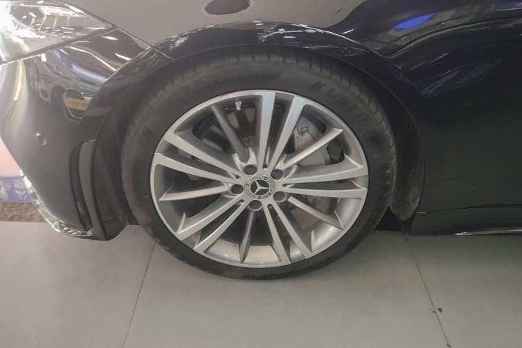 Used Mercedes-Benz CLS 2021 CLS 300 Sport Edition Left Front Wheel Hub