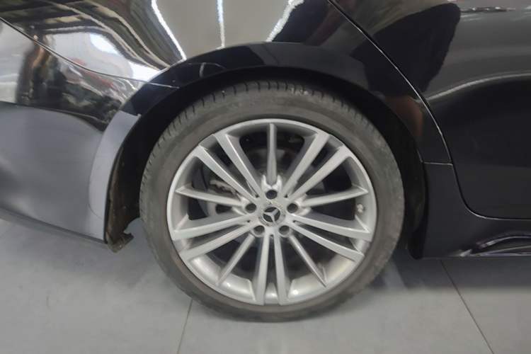 Used Mercedes-Benz CLS 2021 CLS 300 Sport Edition Right Rear Wheel Hub