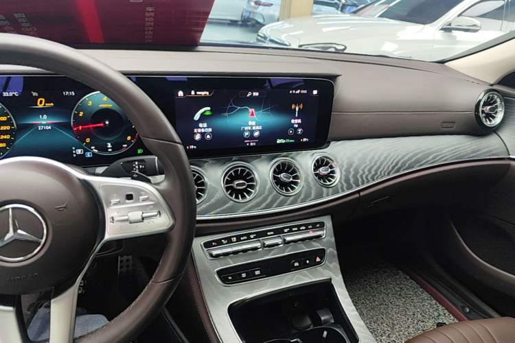 Used Mercedes-Benz CLS 2021 CLS 300 Luxury Model Center Console