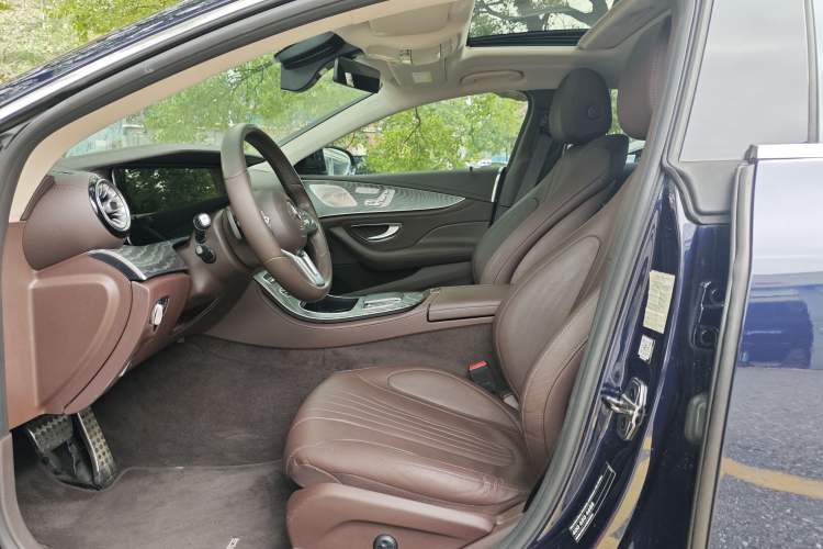 Used Mercedes-Benz CLS 2021 CLS 300 Luxury Model Interior 1