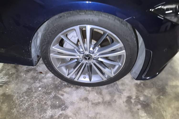 Used Mercedes-Benz CLS 2021 Refreshed CLS 300 Dynamic Edition Right Front Wheel Hub