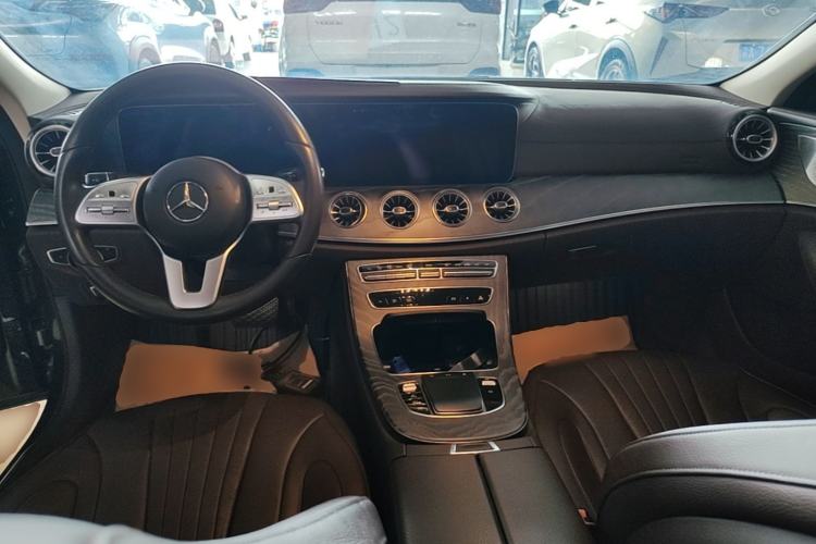 Used Mercedes-Benz CLS 2021 CLS 300 Sport Edition Center Console