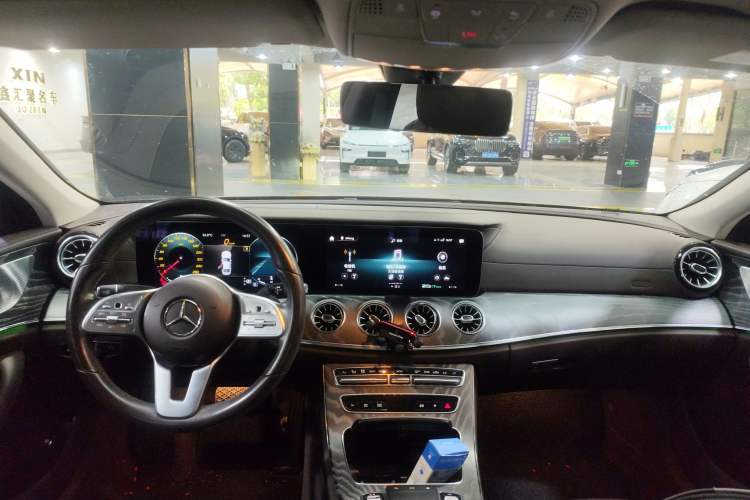 Used Mercedes-Benz CLS 2021 CLS 300 Sport Edition Center Console