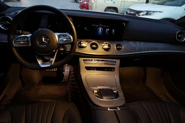 Used Mercedes-Benz CLS 2021 CLS 300 Luxury Model Center Console