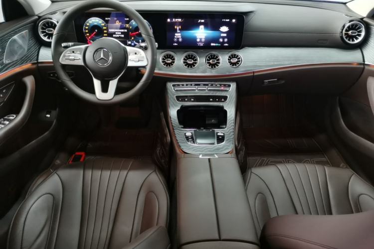 Used Mercedes-Benz CLS 2021 CLS 300 Sport Edition Center Console