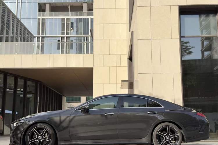 Used Mercedes-Benz CLS 2021 CLS 300 Luxury Model Exterior 3