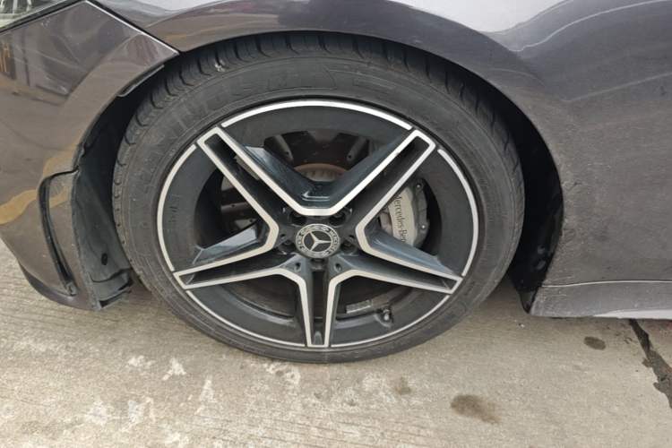 Used Mercedes-Benz CLS 2021 CLS 300 Luxury Model Exterior 4