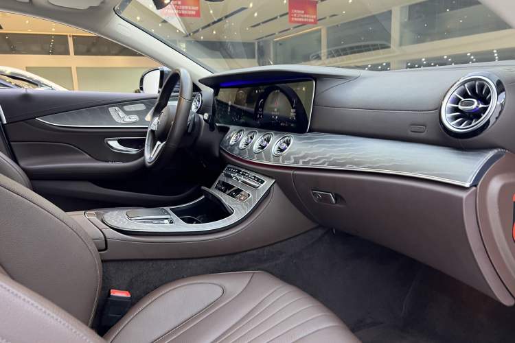Used Mercedes-Benz CLS 2021 CLS 300 Luxury Model Interior 10
