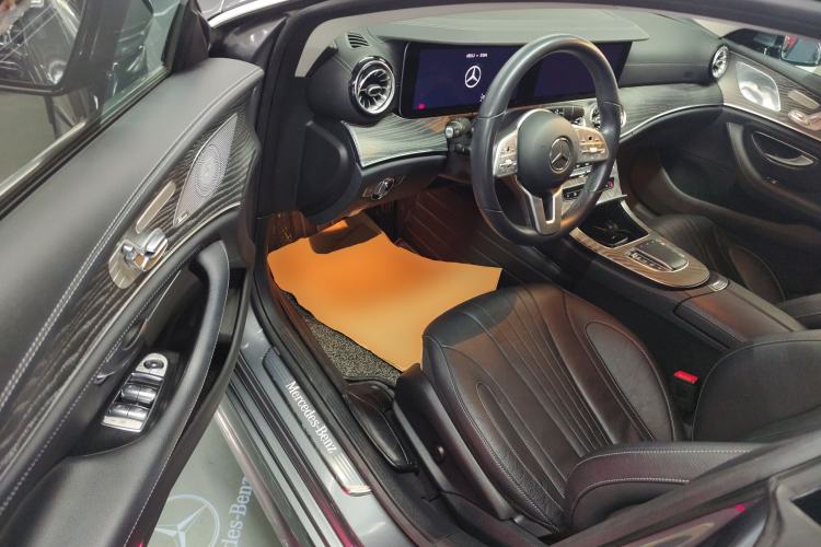 Used Mercedes-Benz CLS 2021 CLS 300 Sport Edition Interior 3