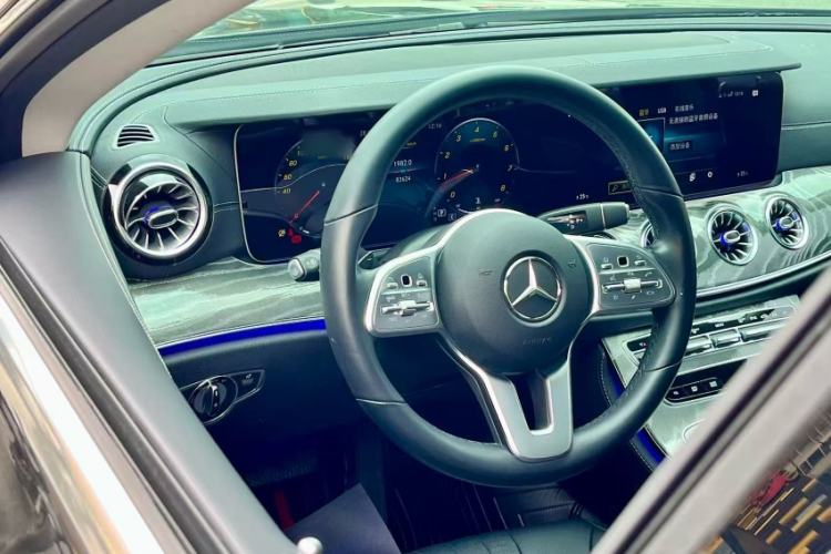 Used Mercedes-Benz CLS 2021 CLS 300 Sport Edition Interior 5