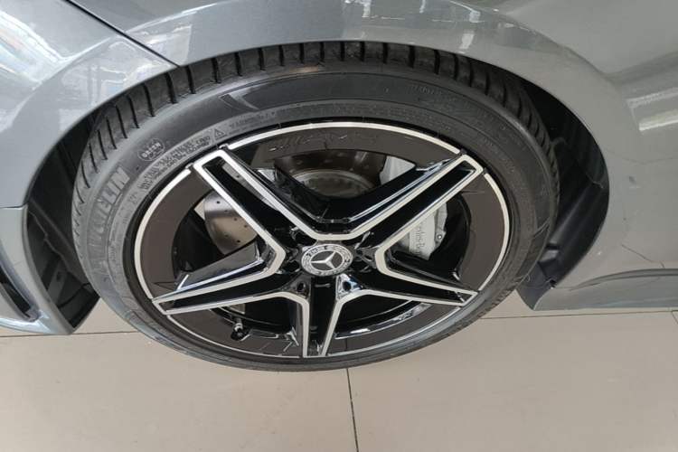 Used Mercedes-Benz CLS 2021 CLS 300 Luxury Model Left Front Wheel Hub