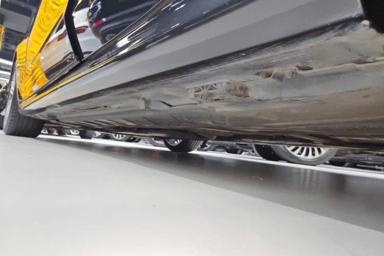 Used Mercedes-Benz CLS 2021 CLS 260 Left Side Sill