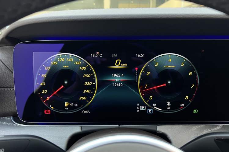 Used Mercedes-Benz CLS 2021 CLS 300 Luxury Model Odometer Close Up