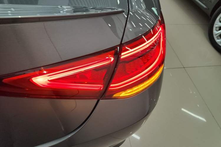 Used Mercedes-Benz CLS 2021 CLS 300 Luxury Model Right Rear Taillight
