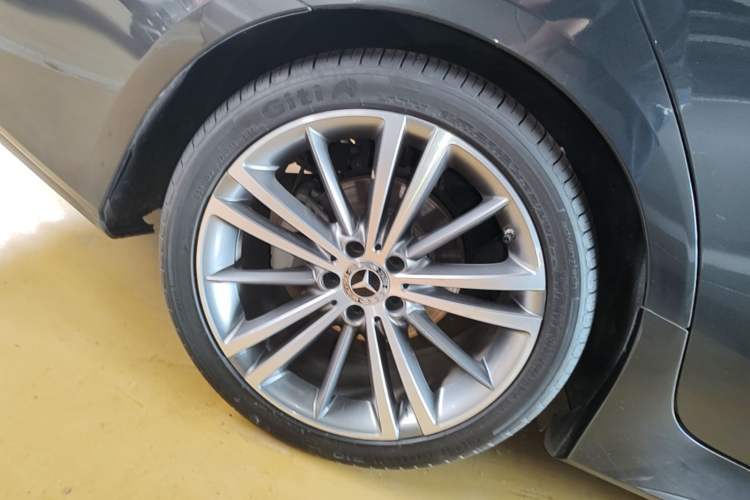 Used Mercedes-Benz CLS 2021 CLS 300 Sport Edition Right Rear Wheel Hub