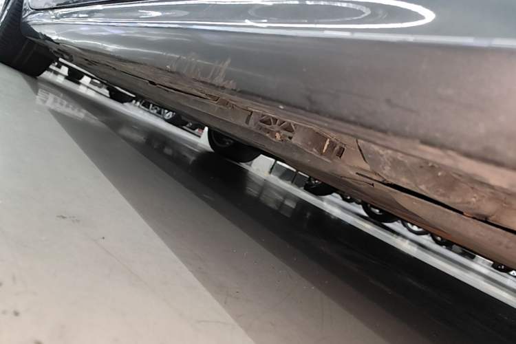 Used Mercedes-Benz CLS 2021 CLS 260 Right Side Sill