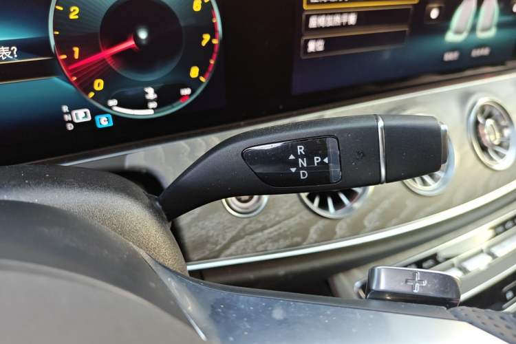 Used Mercedes-Benz CLS 2021-Year Restyled CLS 300 Luxury Edition Gear Lever