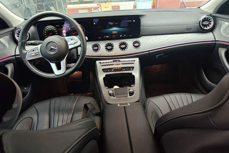Used Mercedes-Benz CLS 2021 CLS 300 Sport Edition Center Console