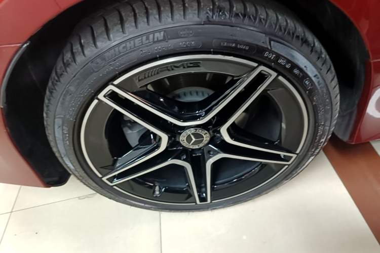Used Mercedes-Benz CLS 2021 CLS 350 4MATIC Right Rear Wheel Hub