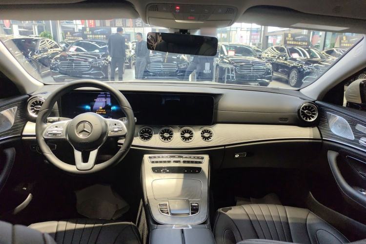 Used Mercedes-Benz CLS 2021 CLS 300 Sport Edition Center Console