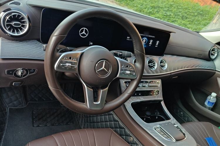 Used Mercedes-Benz CLS 2021 CLS 300 Sport Edition Center Console