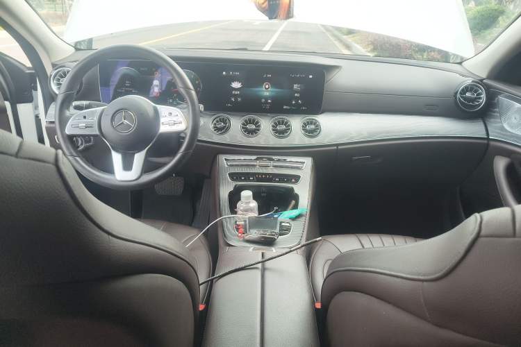Used Mercedes-Benz CLS 2021 CLS 300 Sport Edition Center Console